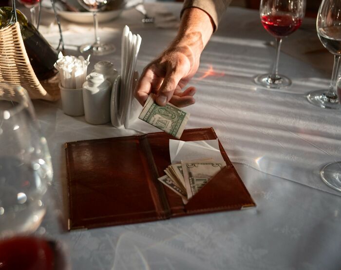37 Tales Of Customers Who Couldn&#8217;t (Or Wouldn&#8217;t) Pay, As Told By Restaurant Staff