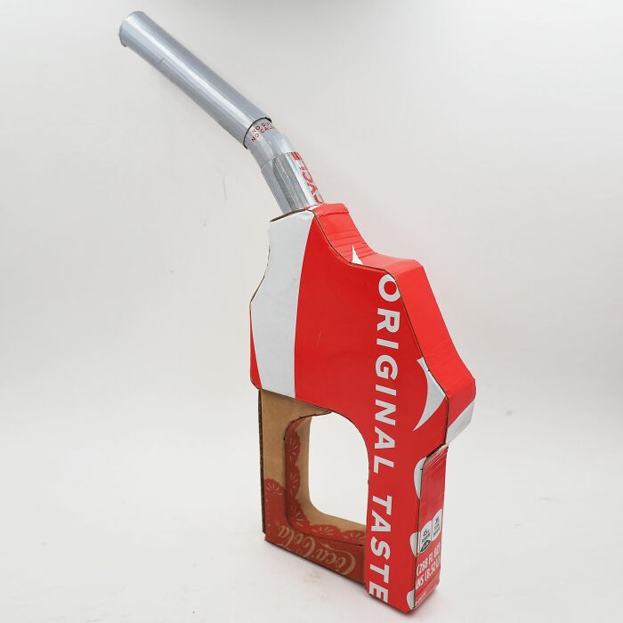Artist Uses Trash To Show The Irony Behind Modern Consumer Culture (24 Pics)
