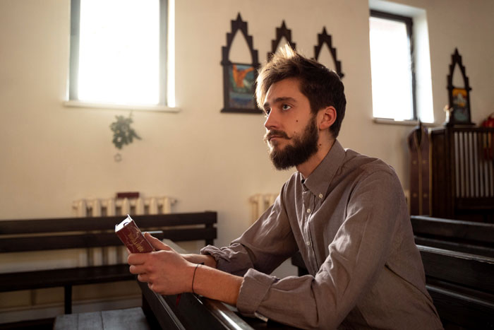 Office Drama Erupts After Guy Tries To Push His Extreme Religious Beliefs On Colleagues