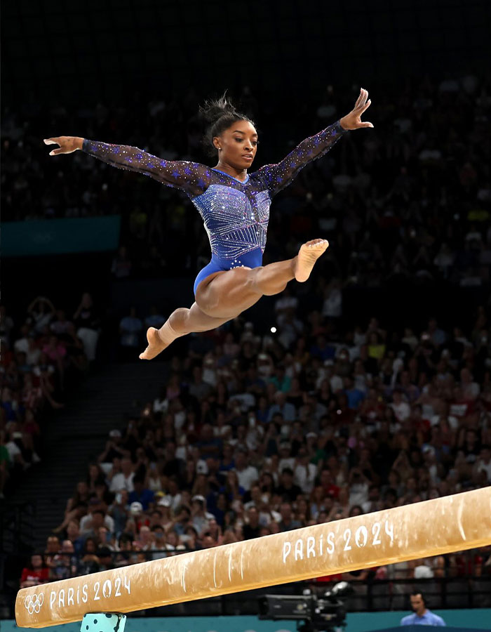 Simone Biles And Jonathan Owens Slammed After &#8220;Cringe&#8221; PDA Video Goes Viral: &#8220;He Doesn&#8217;t Respect His Wife&#8221;