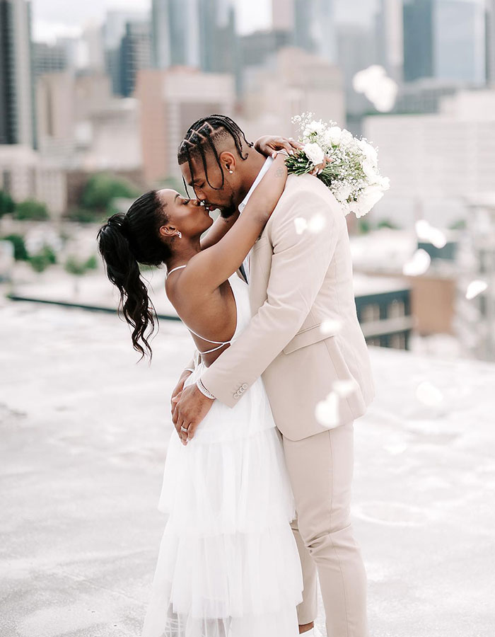 Simone Biles And Jonathan Owens Slammed After &#8220;Cringe&#8221; PDA Video Goes Viral: &#8220;He Doesn&#8217;t Respect His Wife&#8221;
