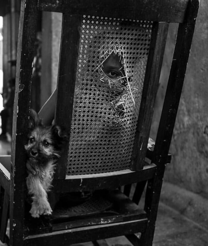 30 Of The Most Interesting Images Picked By “The Decisive Moments Magazine” (New Pics)