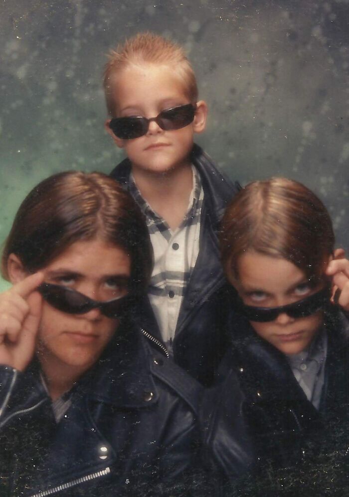 73 Times Families Took These Photos Only To End Up Being Laughed Or Cringed At Online Forever