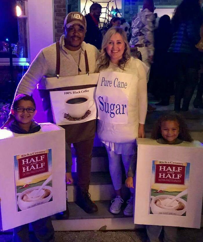 73 Times Families Took These Photos Only To End Up Being Laughed Or Cringed At Online Forever