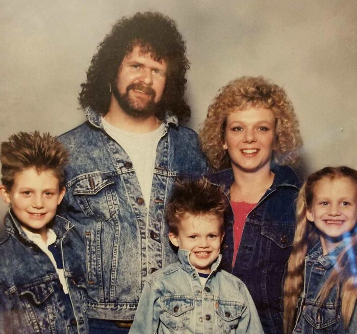 73 Times Families Took These Photos Only To End Up Being Laughed Or Cringed At Online Forever
