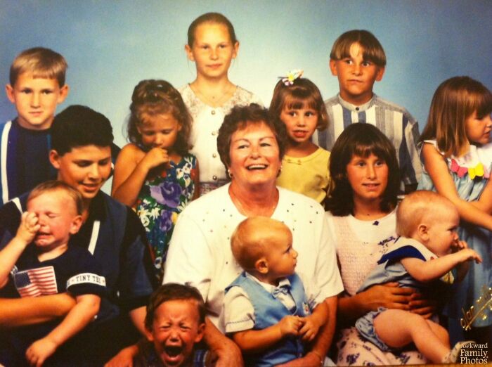 73 Times Families Took These Photos Only To End Up Being Laughed Or Cringed At Online Forever