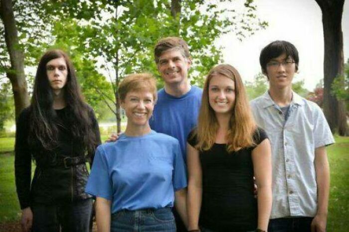 73 Times Families Took These Photos Only To End Up Being Laughed Or Cringed At Online Forever