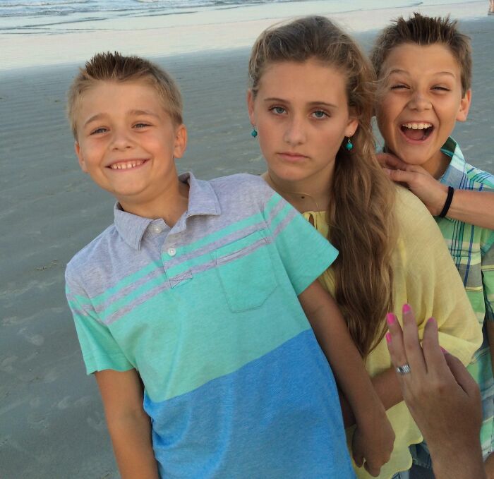 73 Times Families Took These Photos Only To End Up Being Laughed Or Cringed At Online Forever