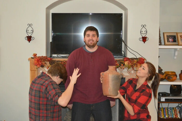 73 Times Families Took These Photos Only To End Up Being Laughed Or Cringed At Online Forever