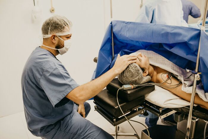 39 Craziest And Funniest Things That Happened During Birth