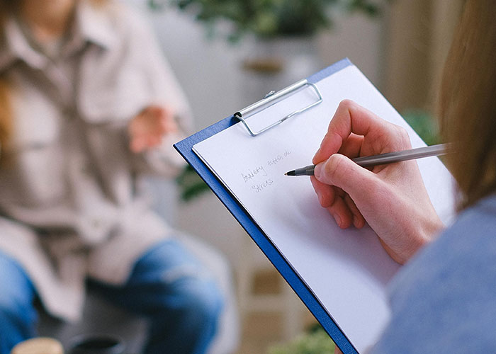 Psychologists Debunk 39 Mental Health Myths People Still Believe To Be True