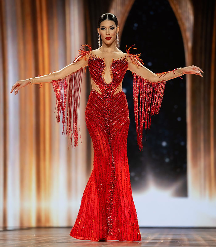 “I Beg Your Pardon”: Miss Panama&#8217;s Painfully Awkward Onstage Fail Leaves Viewers Mortified