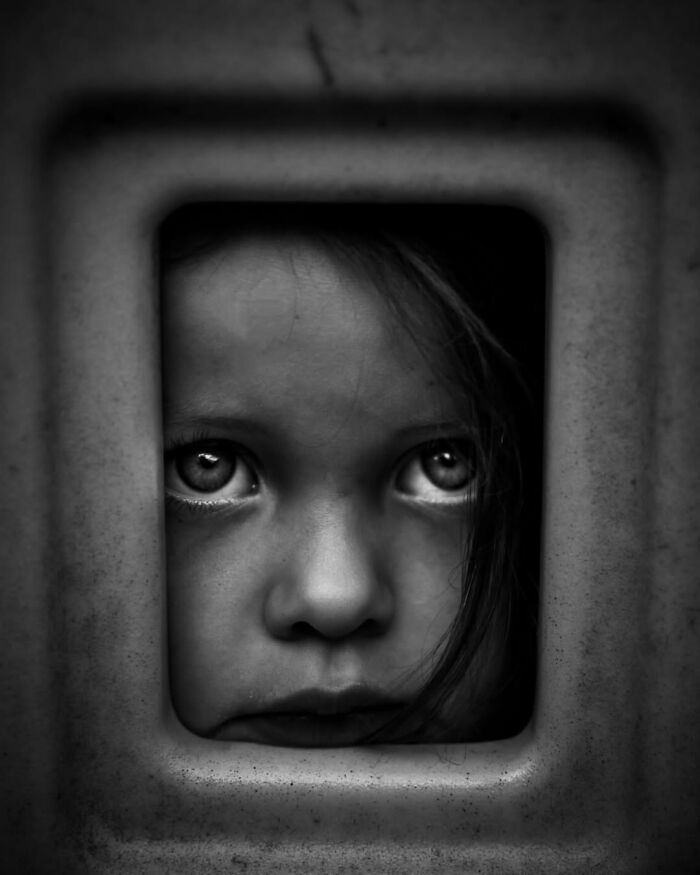 33 Beautiful Photos Of Childhood Around The World, Shared By The ‘Photocrowd’ Instagram Account