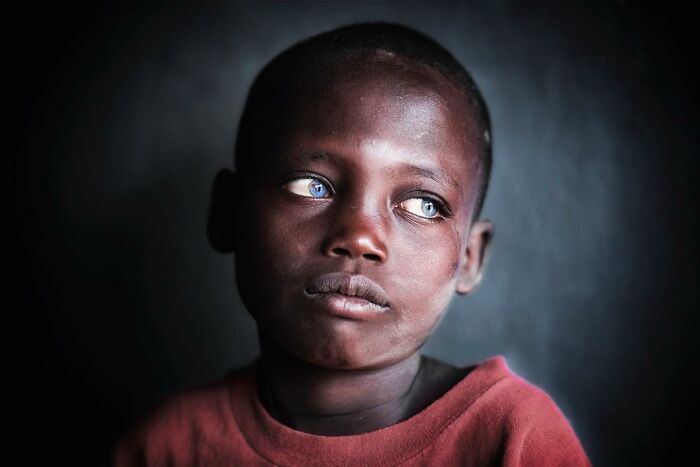 33 Beautiful Photos Of Childhood Around The World, Shared By The ‘Photocrowd’ Instagram Account