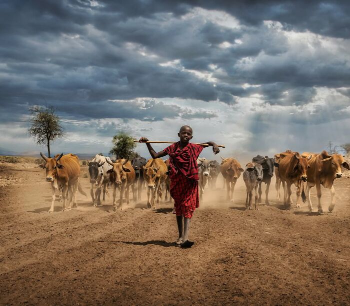 33 Beautiful Photos Of Childhood Around The World, Shared By The ‘Photocrowd’ Instagram Account