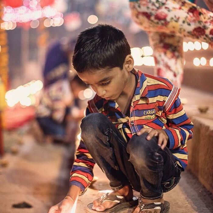 33 Beautiful Photos Of Childhood Around The World, Shared By The ‘Photocrowd’ Instagram Account