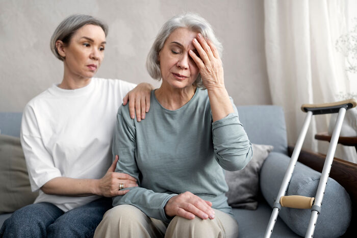 “She Stopped Being Racist”: 30 Unexpectedly Funny Stories From Loved Ones Of People With Dementia