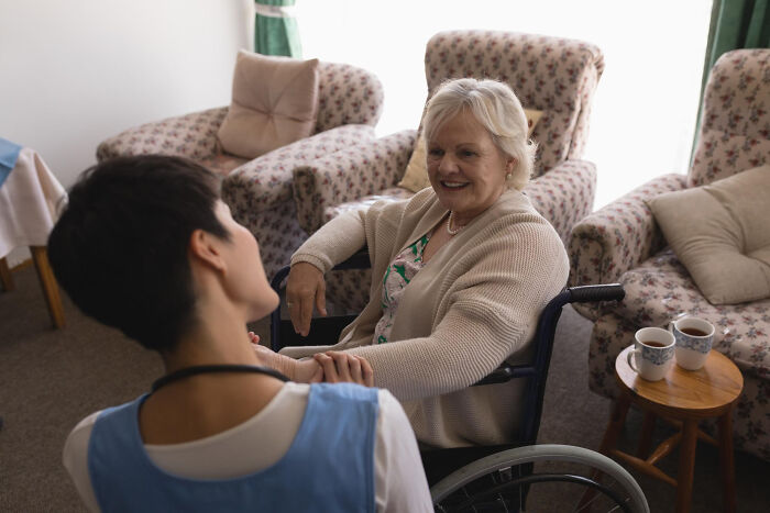 “She Stopped Being Racist”: 30 Unexpectedly Funny Stories From Loved Ones Of People With Dementia