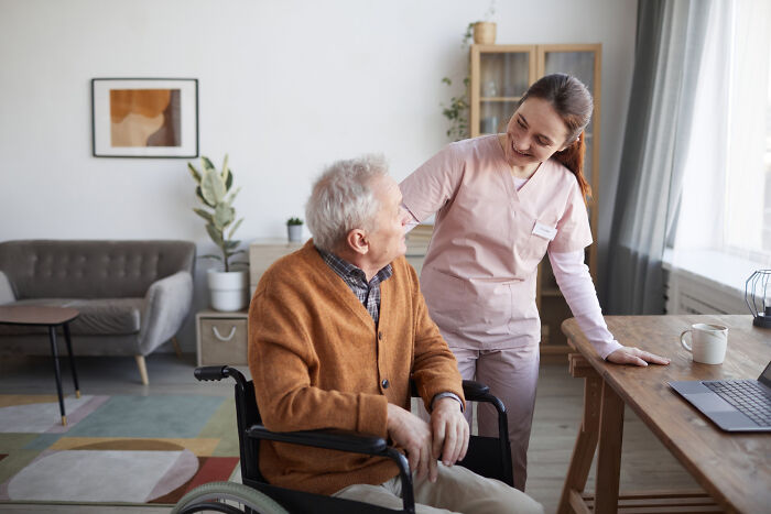 “She Stopped Being Racist”: 30 Unexpectedly Funny Stories From Loved Ones Of People With Dementia