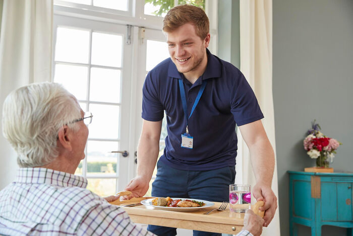 “She Stopped Being Racist”: 30 Unexpectedly Funny Stories From Loved Ones Of People With Dementia