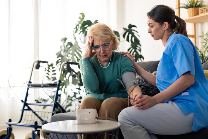“She Stopped Being Racist”: 30 Unexpectedly Funny Stories From Loved Ones Of People With Dementia