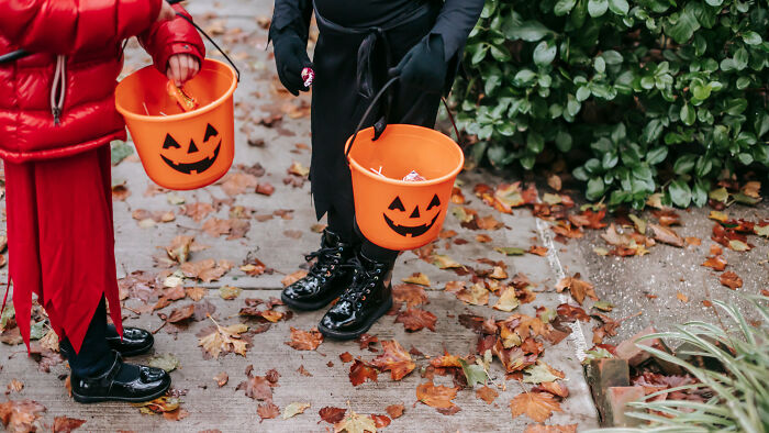 First Time Trick Or Treating? No Problem! Follow Our Handy Halloween Etiquette Guide