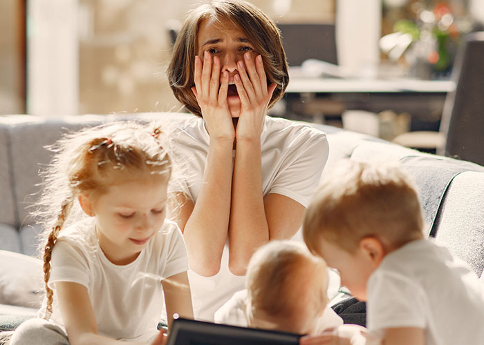 Sister Demands Child-Free Sibling Take In Her 3 Kids In An Emergency, Surprised It Doesn&#8217;t Go Well