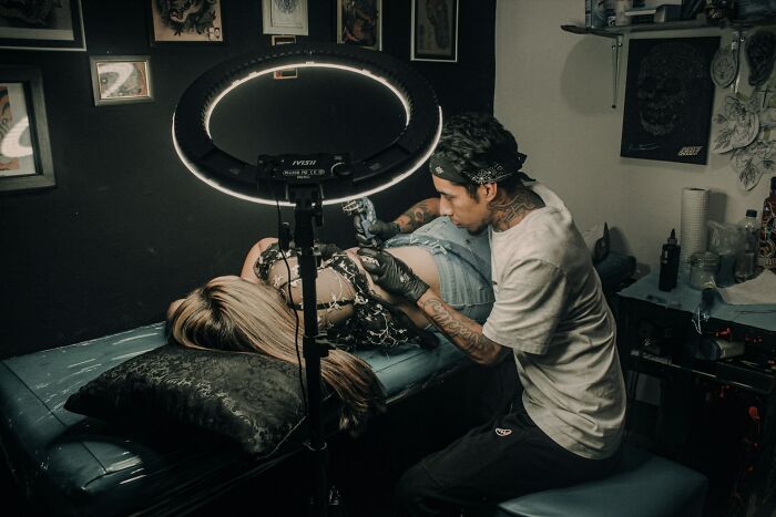 39 Times Tattoo Artists Messed Up, And All They Could Say Was “Oh No” 39 Times Tattoo Artists Messed Up, And All They Could Say Was “Oh No”