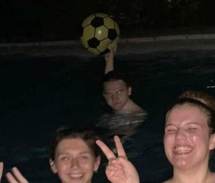 56 Hilarious Photos People Managed To Take Before Disaster Struck 56 Hilarious Photos People Managed To Take Before Disaster Struck