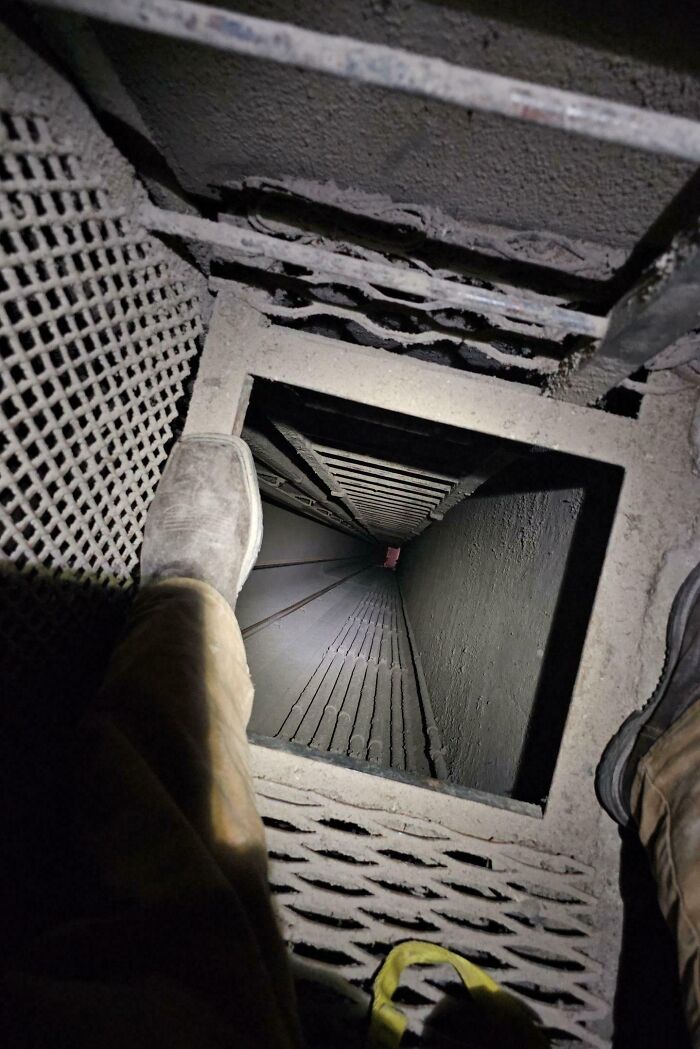 96 Jobs That Should Pay More Based On These Creepy And Unsettling Photos That Workers Took (New Pics) 96 Jobs That Should Pay More Based On These Creepy And Unsettling Photos That Workers Took (New Pics)
