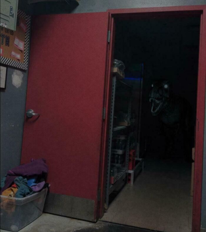 96 Jobs That Should Pay More Based On These Creepy And Unsettling Photos That Workers Took (New Pics) 96 Jobs That Should Pay More Based On These Creepy And Unsettling Photos That Workers Took (New Pics)