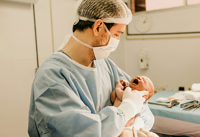 39 Times Doctors Witnessed Birth Meltdowns Because Someone Was Obviously Cheating 39 Times Doctors Witnessed Birth Meltdowns Because Someone Was Obviously Cheating