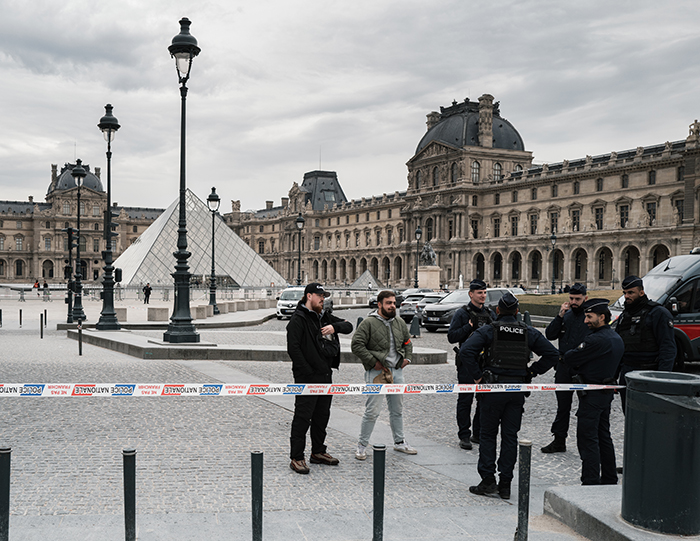 America’s Most Notorious Jewel Thief Blasts Louvre Robbers, Reveals Disturbing Smuggling Trick
