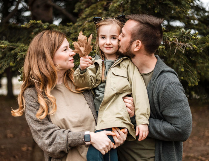 Parents Make 24YO Believe That She’s Adopted, She’s Horrified After Learning The Truth Via DNA Test Parents Make 24YO Believe That She’s Adopted, She’s Horrified After Learning The Truth Via DNA Test