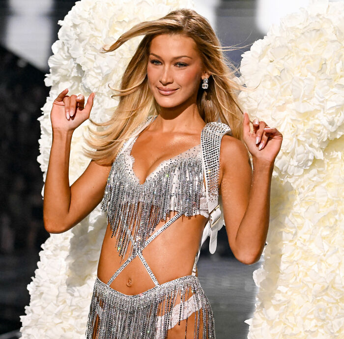 “Clearly Shows Looks Don’t Matter”: Heartbreaking Details From 8 Victoria’s Secret Models’ Lives “Clearly Shows Looks Don’t Matter”: Heartbreaking Details From 8 Victoria’s Secret Models’ Lives