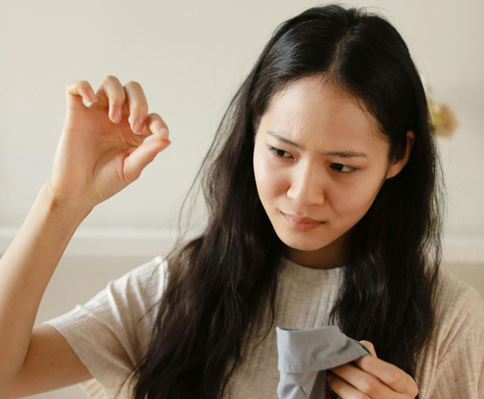 Woman Finds Suspicious Hair While Cleaning, Horrified, She Starts Investigating Woman Finds Suspicious Hair While Cleaning, Horrified, She Starts Investigating