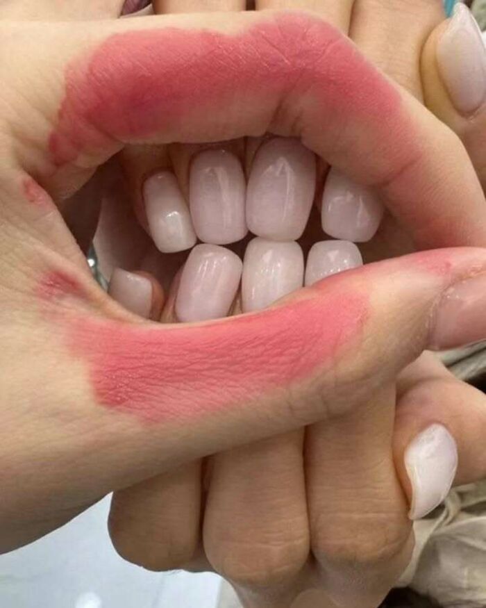 80 Chaotic Images Where “Things Only Get Weirder” The Longer You Look (New Pics) 80 Chaotic Images Where “Things Only Get Weirder” The Longer You Look (New Pics)