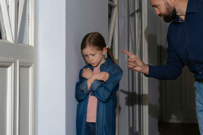 Mom’s World Is Rocked After Her Adult Children Reveal She’s Always Unfairly Blamed One Sibling Mom’s World Is Rocked After Her Adult Children Reveal She’s Always Unfairly Blamed One Sibling