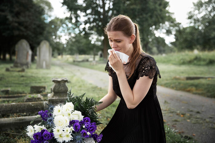 Hubby Makes MIL’s Death About Himself, Gets Fixated On Wife’s Ex Showing Up To The Funeral Hubby Makes MIL’s Death About Himself, Gets Fixated On Wife’s Ex Showing Up To The Funeral