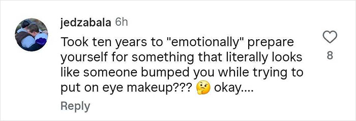 “Ringworm”: Elon Musk’s Ex Grimes Stuns Fans With “Insane” Face Tattoo “Ringworm”: Elon Musk’s Ex Grimes Stuns Fans With “Insane” Face Tattoo