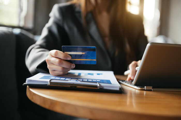 “I Feel So Deceived”: Guy Has 21K Debt, Wife Livid As Her Salary Raise Will Go To Clearing It “I Feel So Deceived”: Guy Has 21K Debt, Wife Livid As Her Salary Raise Will Go To Clearing It