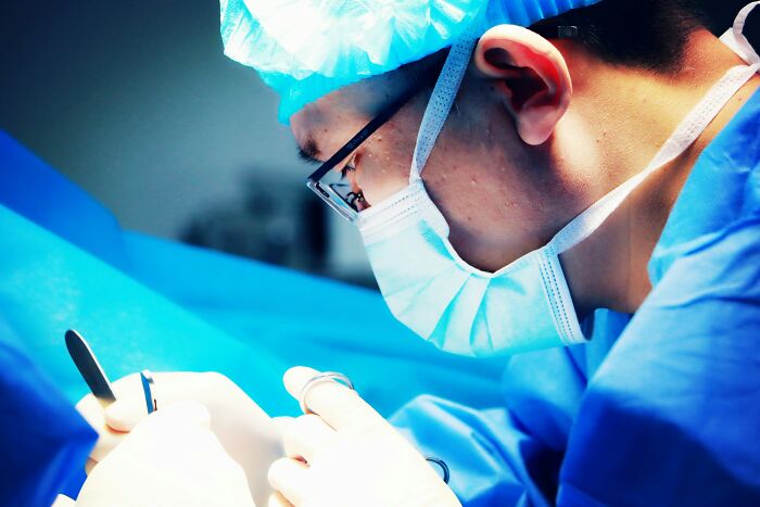 53 Doctors Reveal The Most Dangerous Mistakes They’ve Ever Had To Fix 53 Doctors Reveal The Most Dangerous Mistakes They’ve Ever Had To Fix