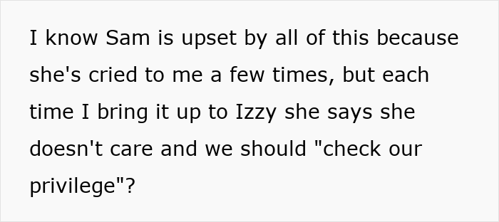 Mom Confesses To Disliking Her “Free The Nipple” Activist Daughter, Netizens Come To The Rescue Mom Confesses To Disliking Her “Free The Nipple” Activist Daughter, Netizens Come To The Rescue