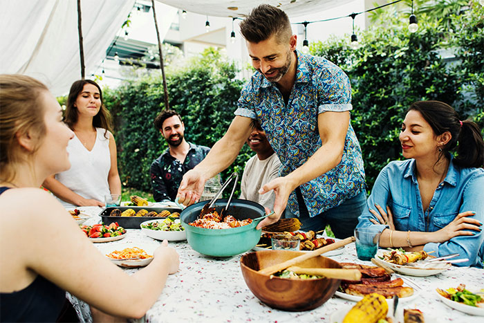 Woman Tells Husband She’s Done Attending In-Law Dinners After Being Left Without Food One Too Many Times Woman Tells Husband She’s Done Attending In-Law Dinners After Being Left Without Food One Too Many Times