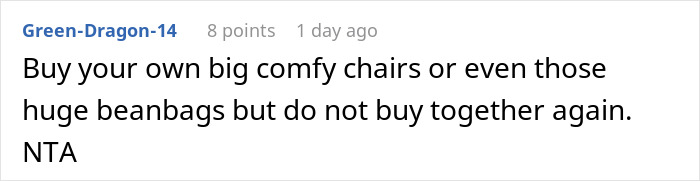 Woman Refuses To Pay Half Price For New Couch As Heavier Roommate Wore Out The Old One More Woman Refuses To Pay Half Price For New Couch As Heavier Roommate Wore Out The Old One More
