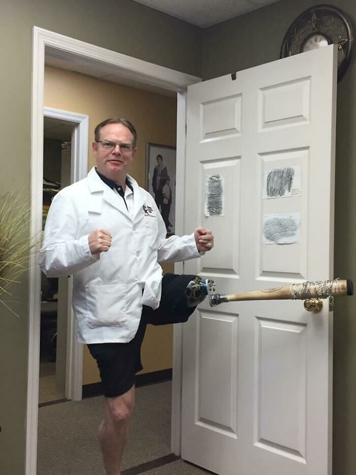 63 Hilarious And Wholesome Things Doctors Did To Put Their Patients At Ease (New Pics) 63 Hilarious And Wholesome Things Doctors Did To Put Their Patients At Ease (New Pics)