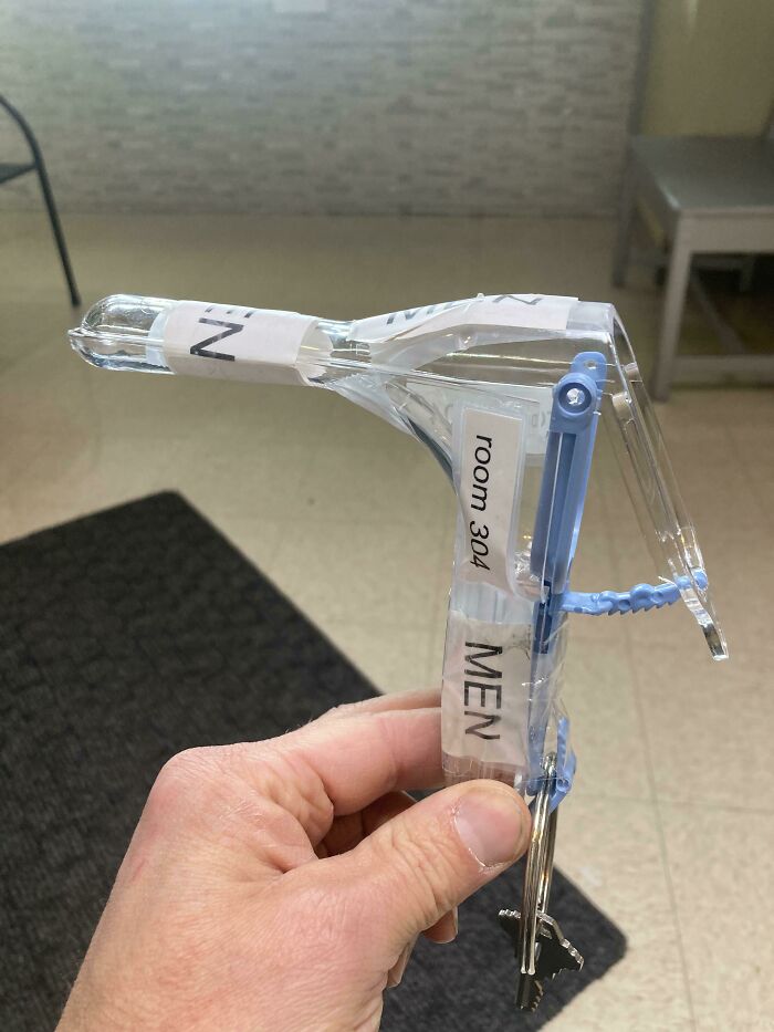 63 Hilarious And Wholesome Things Doctors Did To Put Their Patients At Ease (New Pics) 63 Hilarious And Wholesome Things Doctors Did To Put Their Patients At Ease (New Pics)