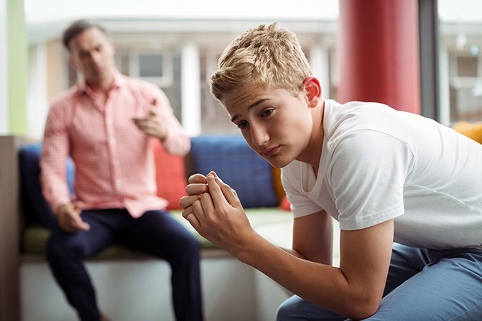 Teen Tells Dad “Would’ve Remembered If You Cared” After Cake Fail Teen Tells Dad “Would’ve Remembered If You Cared” After Cake Fail