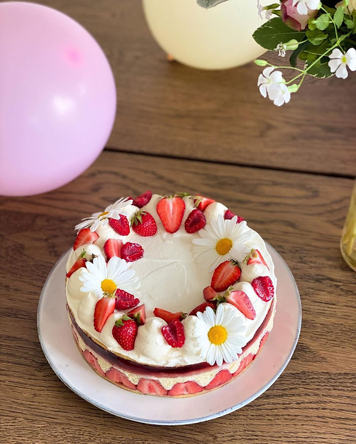 Teen Tells Dad “Would’ve Remembered If You Cared” After Cake Fail Teen Tells Dad “Would’ve Remembered If You Cared” After Cake Fail