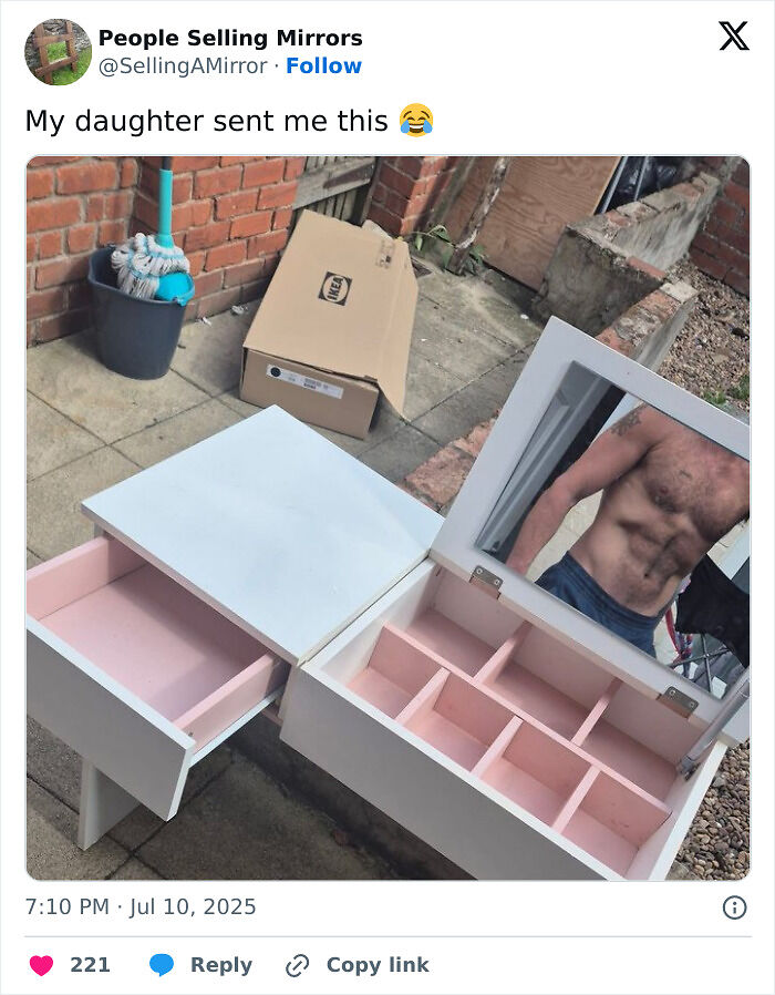 82 Hilarious Times People Tried To Sell A Mirror, But It Was Really The Reflection That Sold It (New Pics) 82 Hilarious Times People Tried To Sell A Mirror, But It Was Really The Reflection That Sold It (New Pics)